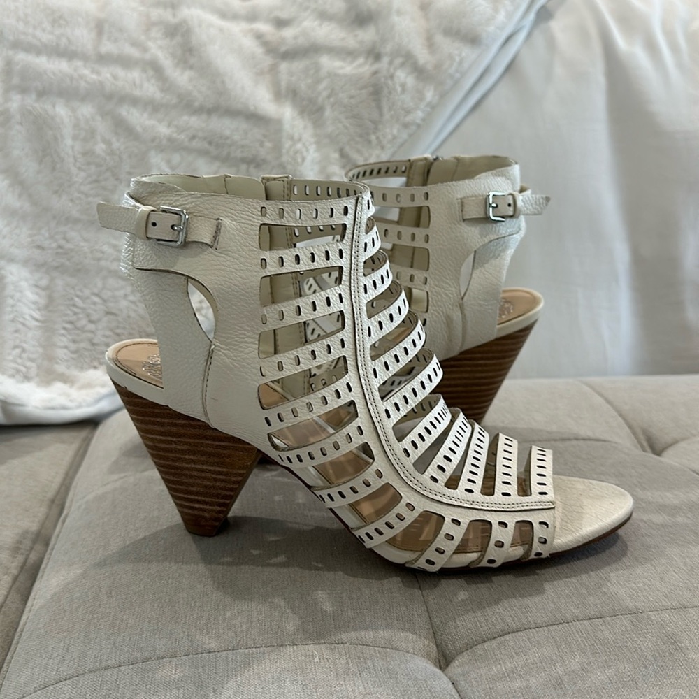 Vince Camuto size 9 heels